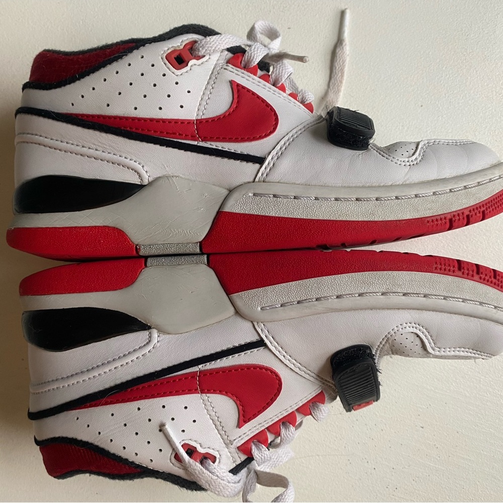 Nike White and Red Sneakers High-Top Leather - Picture 7 of 8